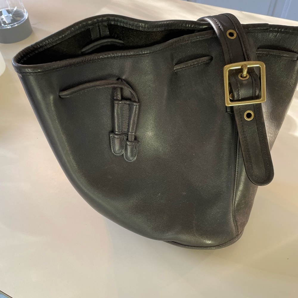 Classic Coach leather bucket bag